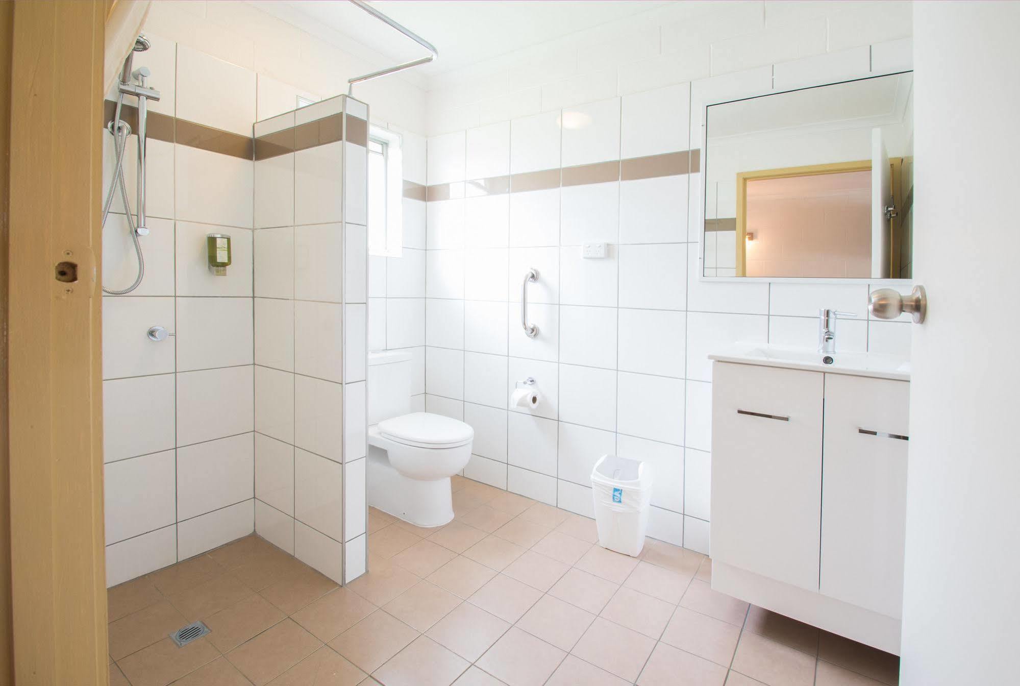 A & A Motel Proserpine Buitenkant foto