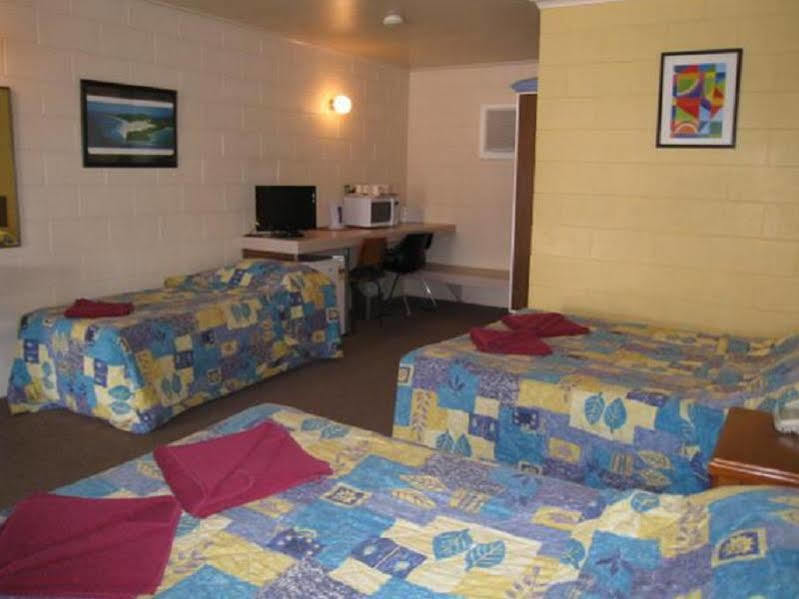 A & A Motel Proserpine Buitenkant foto